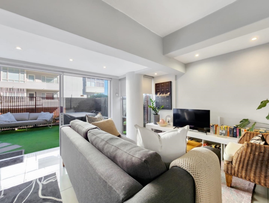 2 Bedroom Property for Sale in Sea Point Western Cape